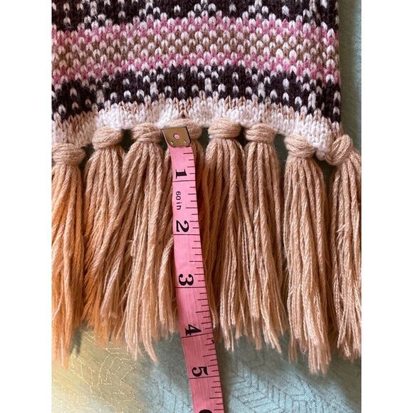 Old Navy 84” long scarf with tassels round hem sides, classic ski pattern - Picture 4 of 7